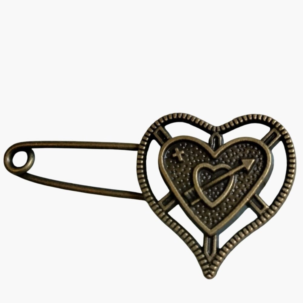 Heart Shaped Safety Pin Brooch Love Arrow Valentine Charm Holder Bag Backpack